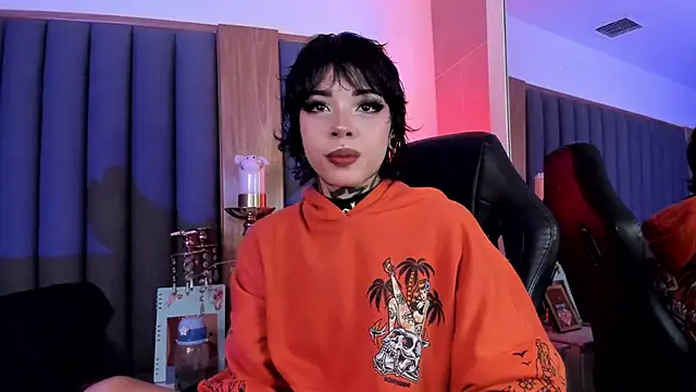 misstomie  online show from 02.25.26