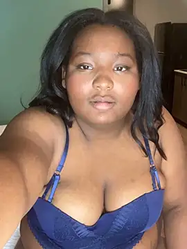 PoppyLuxe online show from 12.21.25