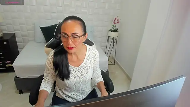 yulitza1025 online show from 01.13.26