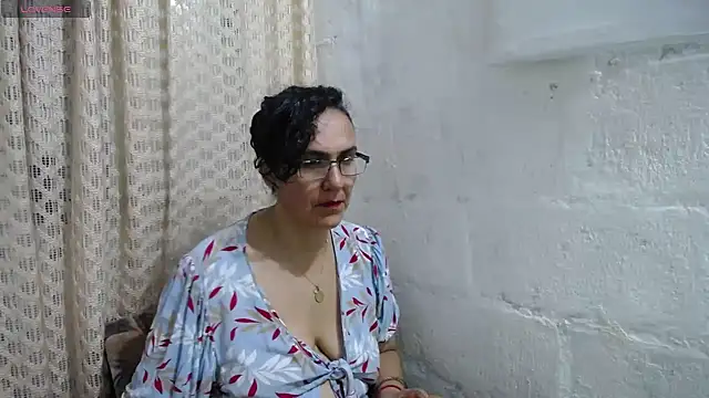 Snapshot of gabbyparker_ chatting on 09.22.25 gabbyparker online show from 09.22.25