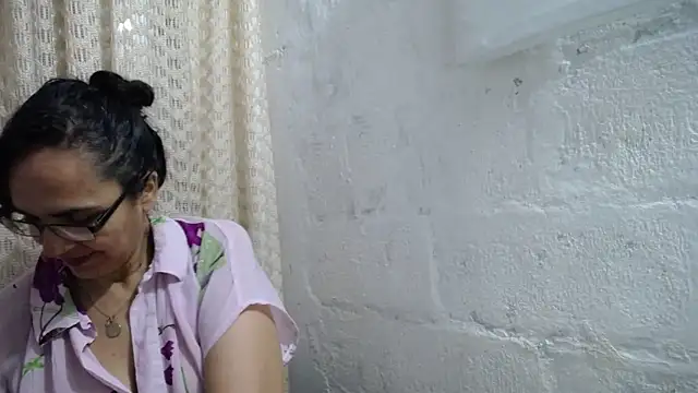 Snapshot of gabbyparker_ chatting on 10.11.25 gabbyparker online show from 10.11.25