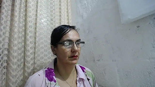 Snapshot of gabbyparker_ chatting on 11.21.25 gabbyparker online show from 11.21.25