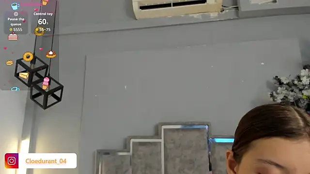 Snapshot of Cloedurant chatting on 07.22.26 Cloedurant online show from 07.22.26