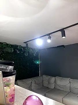 HannahCollyns online show from 01.10.26