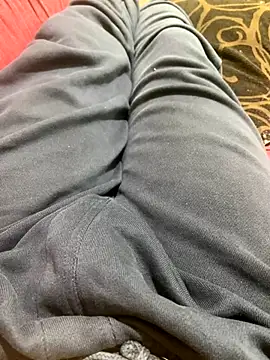 Snapshot of Binuthomas chatting on 09.26.25 Binuthomas online show from 09.26.25