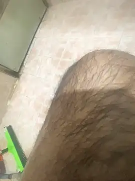 Snapshot of Binuthomas chatting on 11.21.25 Binuthomas online show from 11.21.25