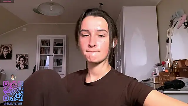 Snapshot of DarlineBrustera chatting on 02.15.26 DarlineBrustera online show from 02.15.26