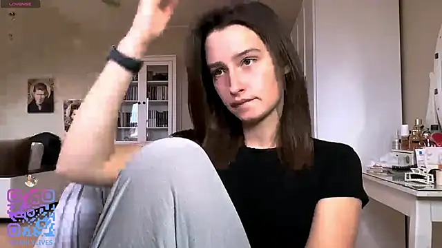 Snapshot of DarlineBrustera chatting on 03.20.26 DarlineBrustera online show from 03.20.26