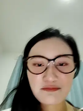 Snapshot of CCAV217 chatting on 12.18.25 CCAV217 online show from 12.18.25