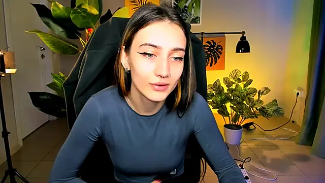 olivianorton online show from 10.04.25