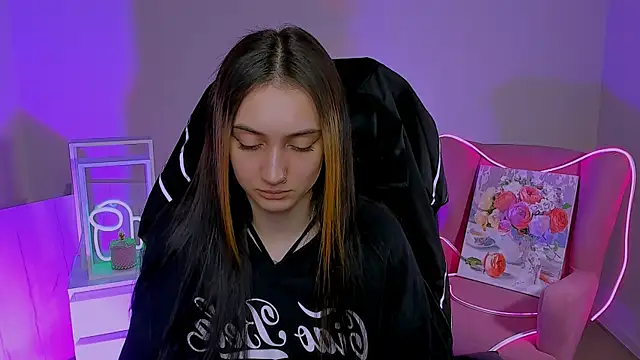 olivianorton online show from 10.16.25