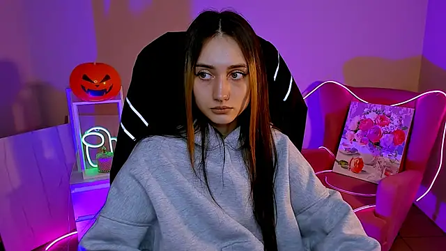 olivianorton online show from 10.23.25