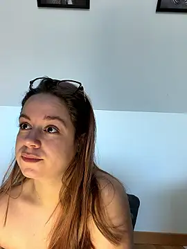 Snapshot of Francesexe chatting on 03.17.26 Francesexe online show from 03.17.26