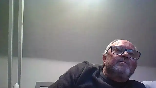 Snapshot of naughtygrandad1 chatting on 03.01.26 naughtygrandad1 online show from 03.01.26