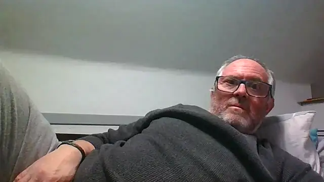 Snapshot of naughtygrandad1 chatting on 03.02.26 naughtygrandad1 online show from 03.02.26