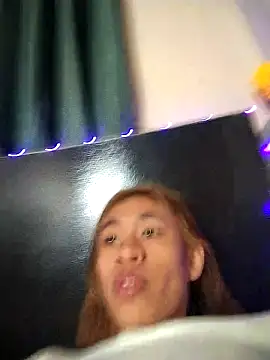 Snapshot of Sweet-shopia chatting on 10.17.25 Sweet-shopia online show from 10.17.25