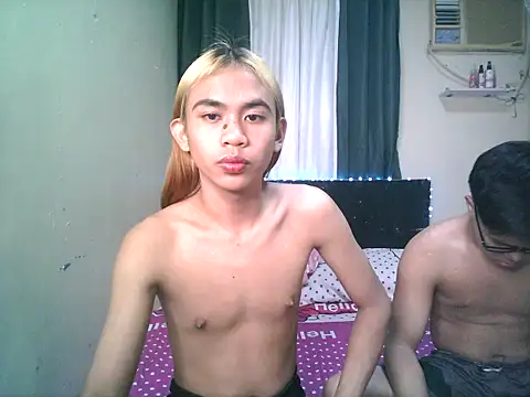 Snapshot of Sweet-shopia chatting on 12.17.25 Sweet-shopia online show from 12.17.25