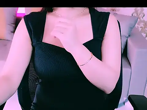 Snapshot of My_Rose chatting on 12.05.25 My Rose online show from 12.05.25