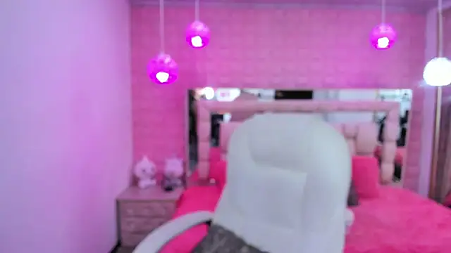  laaura  online show from 07.18.26