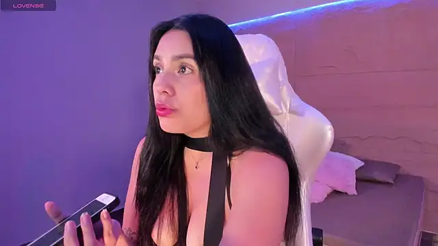 RenataLeclair online show from 10.17.25