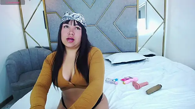 Snapshot of KarinaPrath chatting on 09.23.25 KarinaPrath online show from 09.23.25