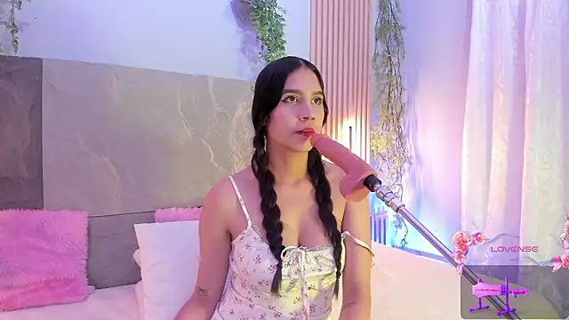 Emmiicute online show from 02.06.26