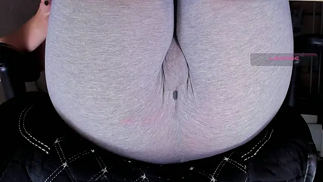 Cameltoe squirt inPants online show from 10.22.25