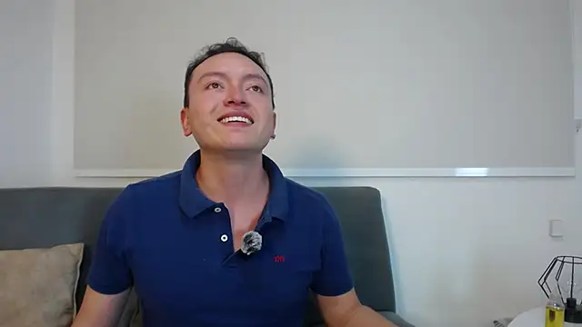 Snapshot of Robert2_honey chatting on 09.21.25 Robert2 honey online show from 09.21.25