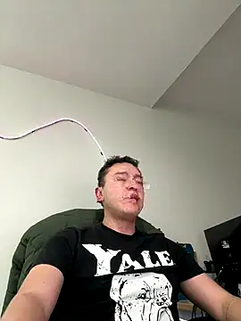 Snapshot of Robert2_honey chatting on 09.25.25 Robert2 honey online show from 09.25.25