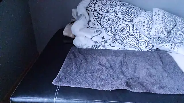 Snapshot of slavic_boy_39 chatting on 12.22.25 slavic boy 39 online show from 12.22.25