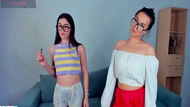 BrookDelpapa online show from 10.10.25