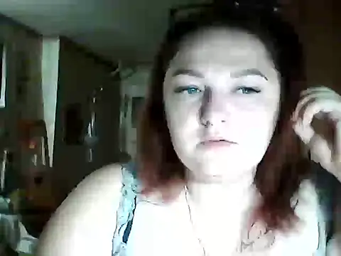 Snapshot of AngelQSky chatting on 11.18.25 AngelQSky online show from 11.18.25