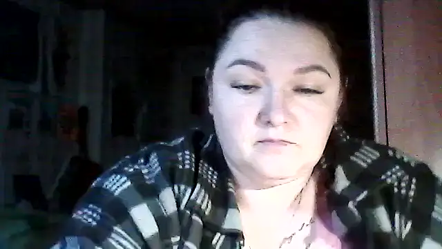 Snapshot of AngelQSky chatting on 11.30.25 AngelQSky online show from 11.30.25