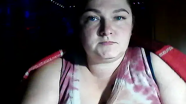 Snapshot of AngelQSky chatting on 12.16.25 AngelQSky online show from 12.16.25