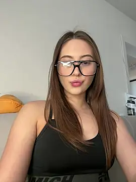 Snapshot of StellarAlice chatting on 04.26.26 StellarAlice online show from 04.26.26