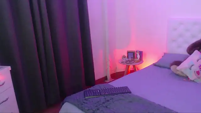 kylie444  online show from 11.10.25