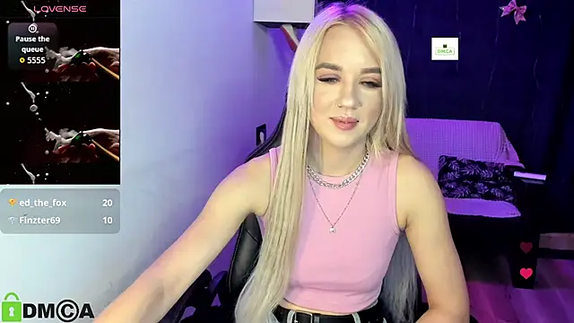 CrystalGirl99 online show from 08.04.26