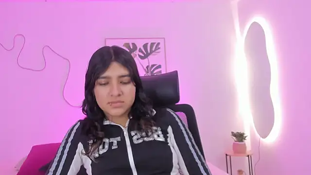 Cherrydollxx online show from 10.29.25