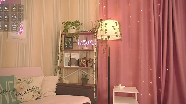 Snapshot of Winaria chatting on 05.30.26 Winaria online show from 05.30.26