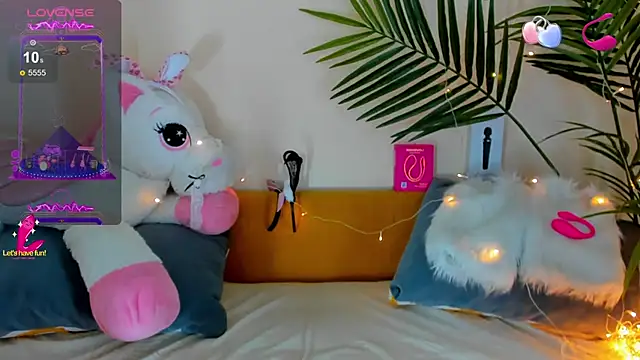 Snapshot of BlackyLii chatting on 11.27.25 BlackyLii online show from 11.27.25