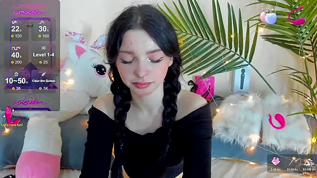 Snapshot of BlackyLii chatting on 12.02.25 BlackyLii online show from 12.02.25