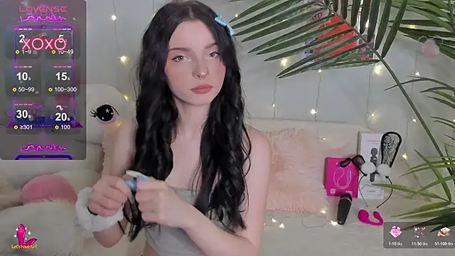 Snapshot of BlackyLii chatting on 12.20.25 BlackyLii online show from 12.20.25