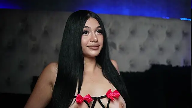 GiuliaSya online show from 09.18.25