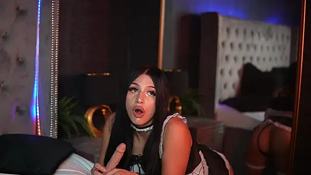 GiuliaSya online show from 09.20.25