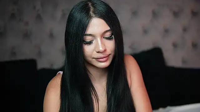 GiuliaSya online show from 09.23.25