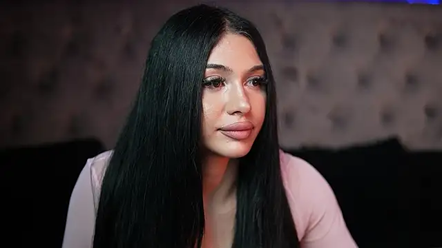 GiuliaSya online show from 09.24.25