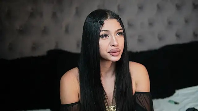 GiuliaSya online show from 10.11.25