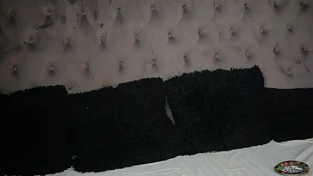 GiuliaSya online show from 10.13.25