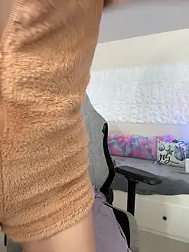 Snapshot of fantasyxwolf chatting on 12.01.25 fantasyxwolf online show from 12.01.25