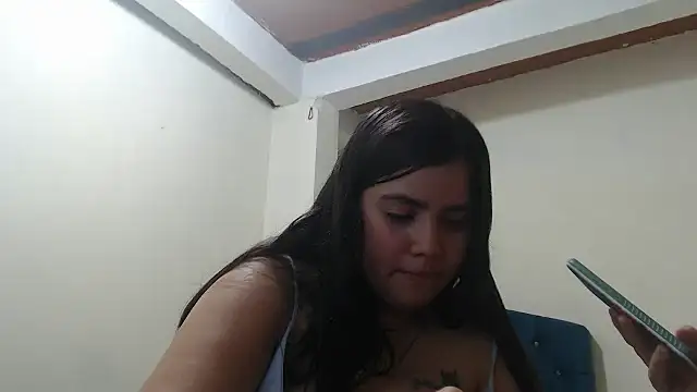 Snapshot of _yess_love_ chatting on 11.29.25 yess love online show from 11.29.25